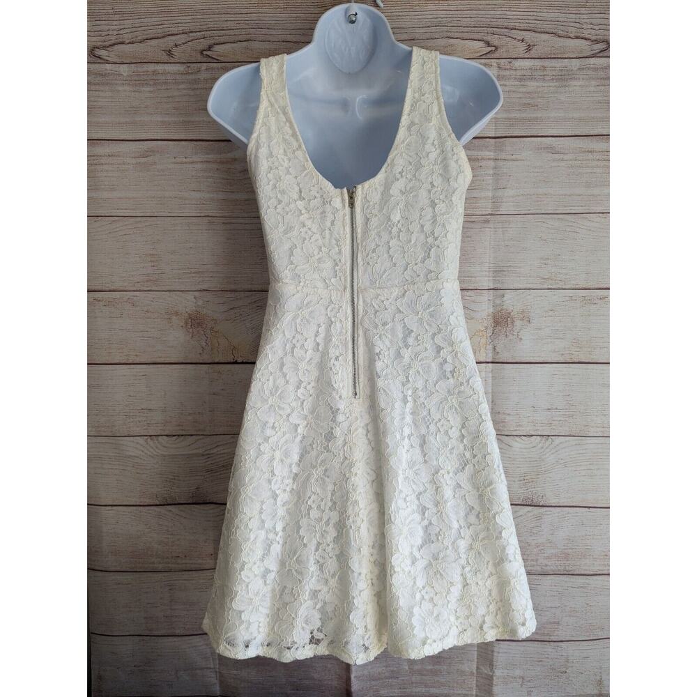 Lulus Declaring My Love White Lace Skater Dress Womens Size Small EUC - Picture 2 of 9